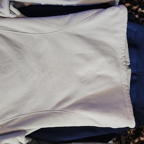 Women's medium light-grey Northface full-zip, double-layered fleece jacket. - Picture 7 of 13